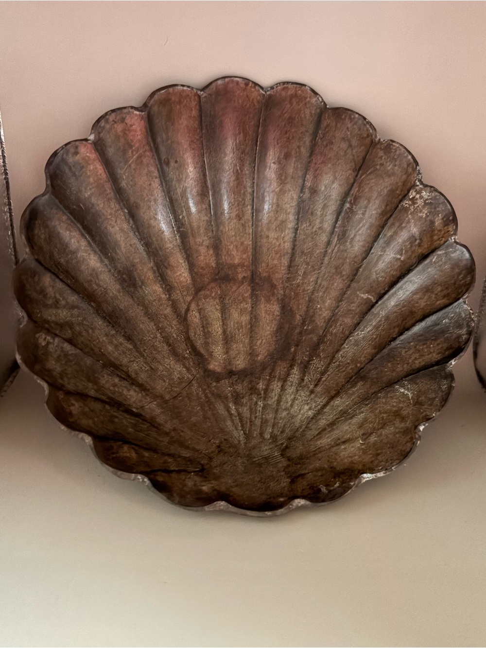 Source unknown Large Shell-Shaped Decorative Metal Bowl in Aged Bronze Tone